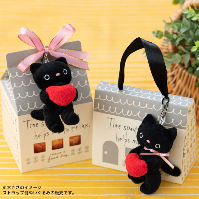 ぬいぐるみ【ラブリーマスコット:ストラップ付ハート抱きねこ】をセットに追加する♪<バルーンアレンジメント追加専用2個OK>