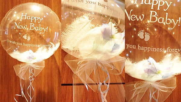 可愛いのに爽やか♪透明バルーンフェザー【L】白羽根&フラワーペタル水色 文字入れ付きバルーンセット 結婚式電報 男の子 出産祝い 1歳誕生日 ハーフバースデー 名入れ ギフト 贈り物