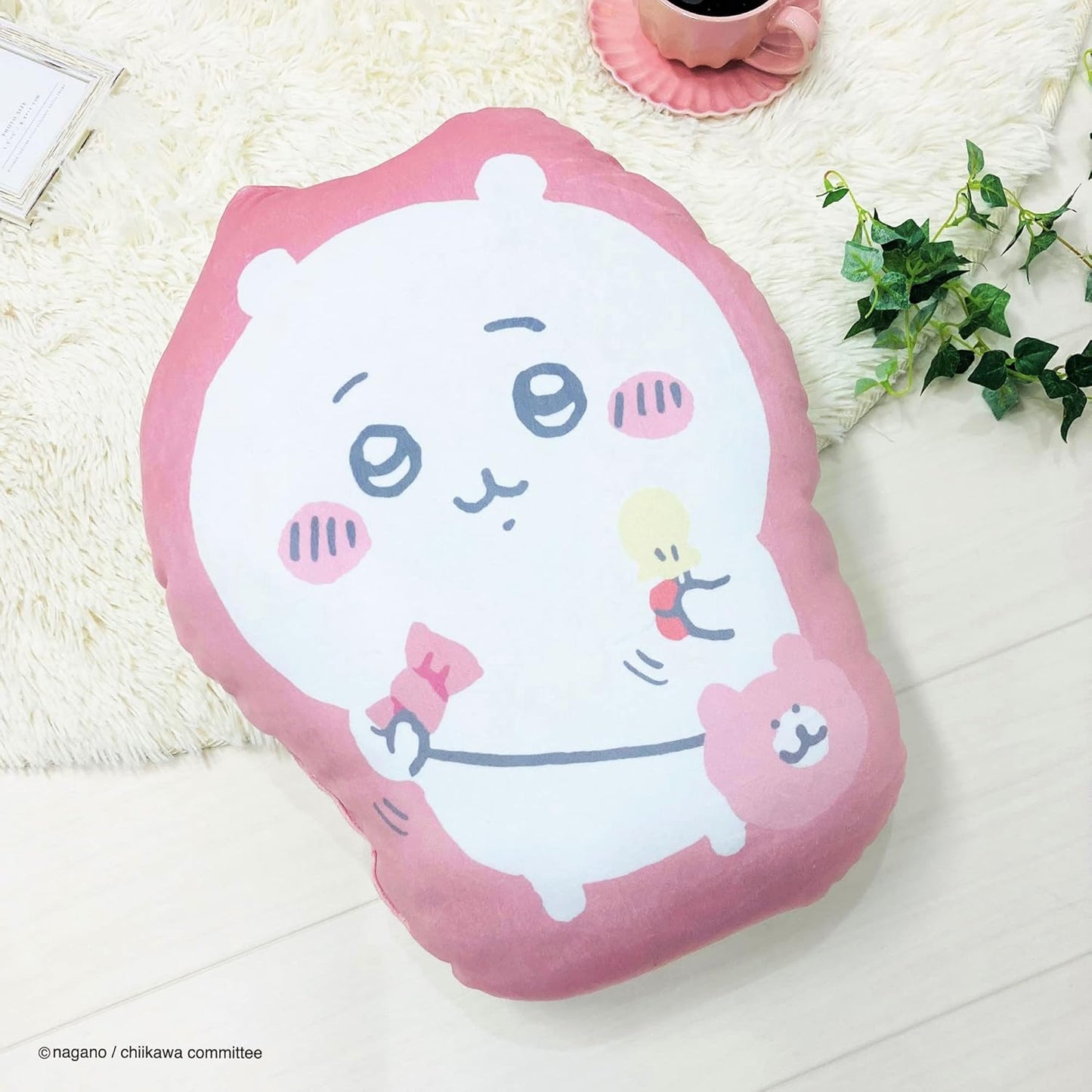 大きなハチワレ ちいかわがバルーンの中に入った贈り物 誕生日 プレゼント 入学祝い 卒業祝い 開店 開業 七五三 お祝い かわいい - ぬいぐるみバルーンラッピングギフト：選べる ちいかわ抱き枕