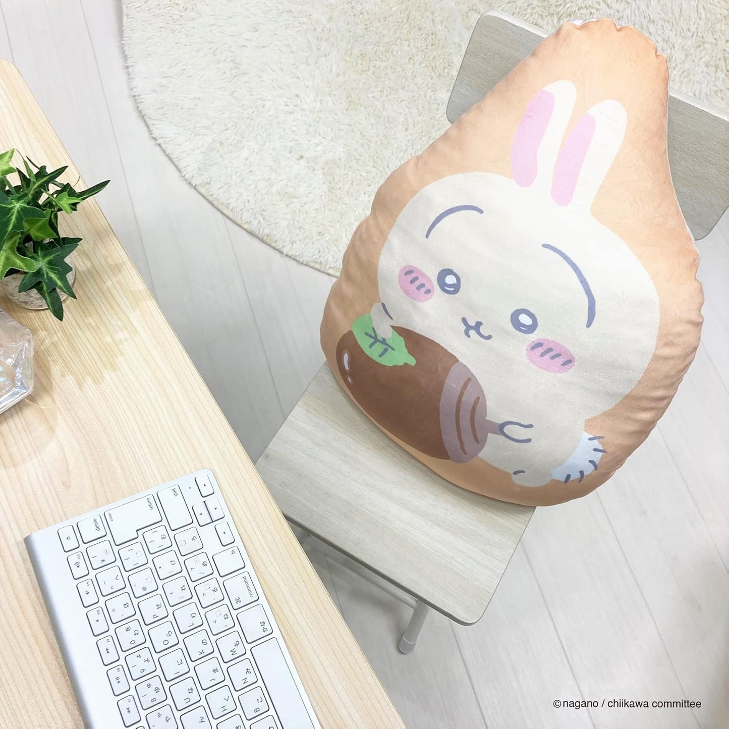 大きなハチワレ ちいかわがバルーンの中に入った贈り物 誕生日 プレゼント 入学祝い 卒業祝い 開店 開業 七五三 お祝い かわいい - ぬいぐるみバルーンラッピングギフト：選べる ちいかわ抱き枕